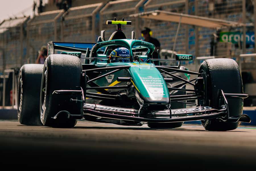 El nuevo Aston Martin AMR26, conducido por Alonso