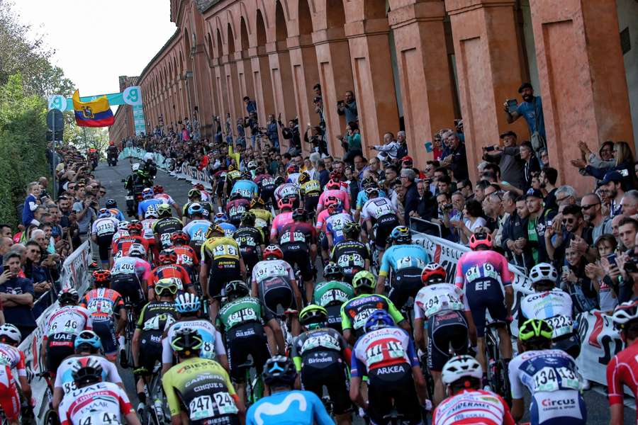 A general view of the Giro dell'Emilia peloton in 2019