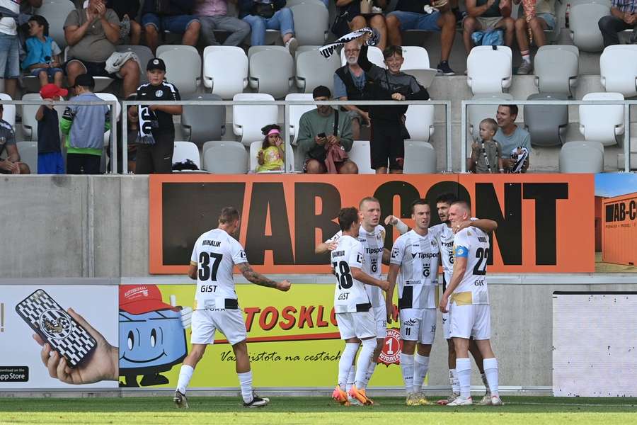 Hradec doma porazil Slovácko 3:0.