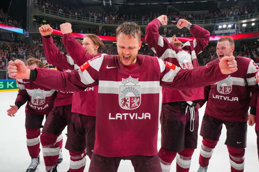 Lotyšsko se v semifinále utká s Kanadou.