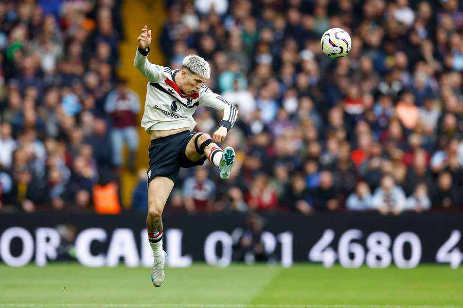 Manchester United's Alejandro Garnacho in action