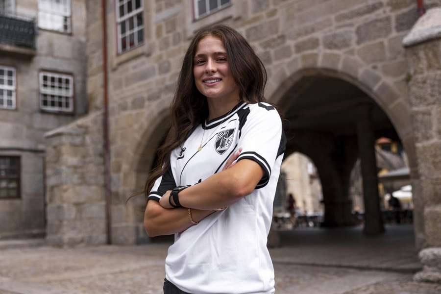 Erin Bailey Hilbig assinou por uma época com o Vitória SC