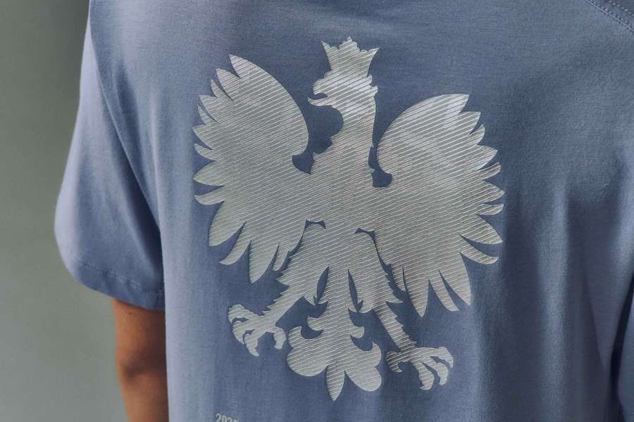 Biel i karmazyn, nowoczesny detal – w tych strojach polscy sportowcy wystąpią na ZIO 2026 Biel i karmazyn, nowoczesny detal – w tych strojach polscy sportowcy wystąpią na ZIO 2026