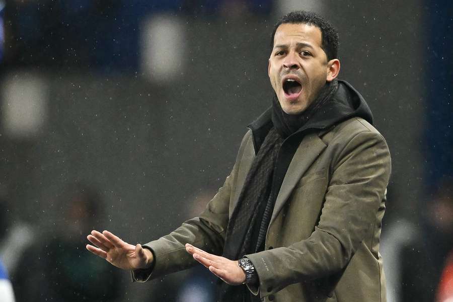 Liam Rosenior, sur le banc de Strasbourg.