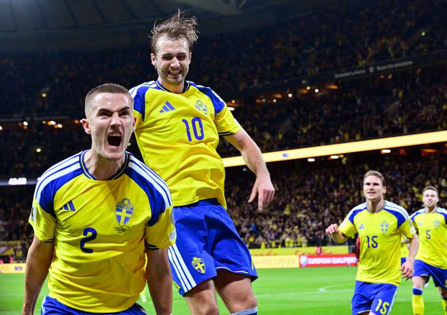 Gustaf Lagerbielke célèbre le but du 2-1 pour la Suède lors du barrage qualificatif à la Coupe du monde 2026 face à la Pologne, le 31 mars 2026 à Stockholm.
