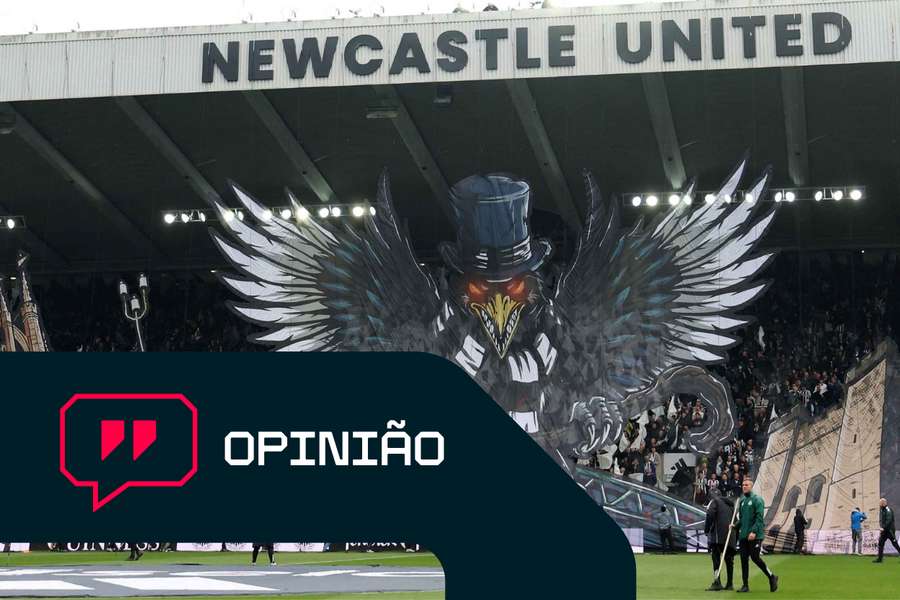 Adeptos do Newcastle United com uma coreografia antes do início do jogo frente ao Sunderland