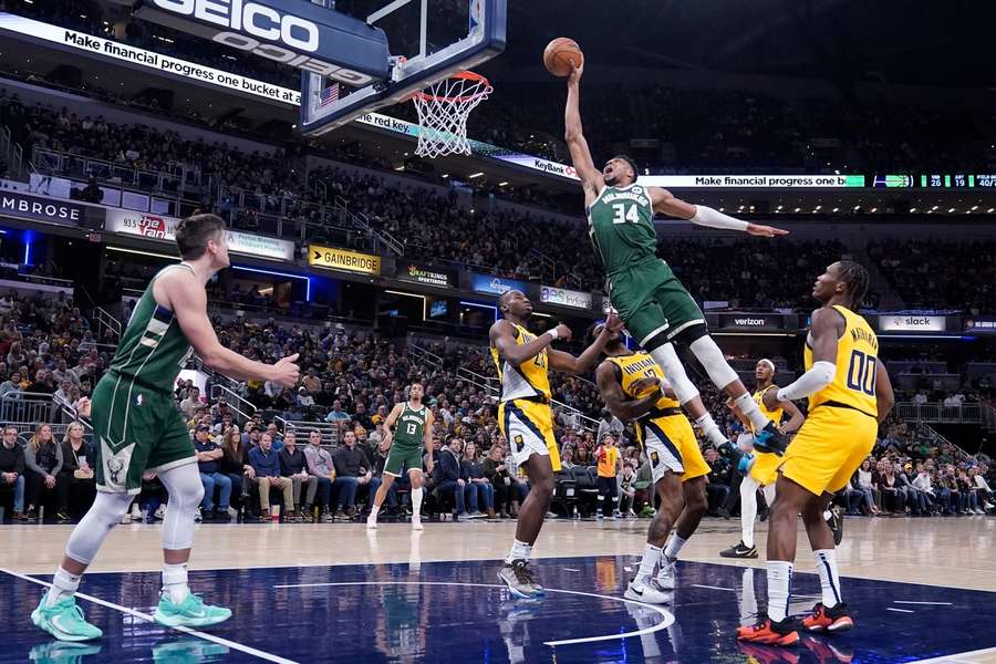 Grécky basketbalista opäť čaroval. 