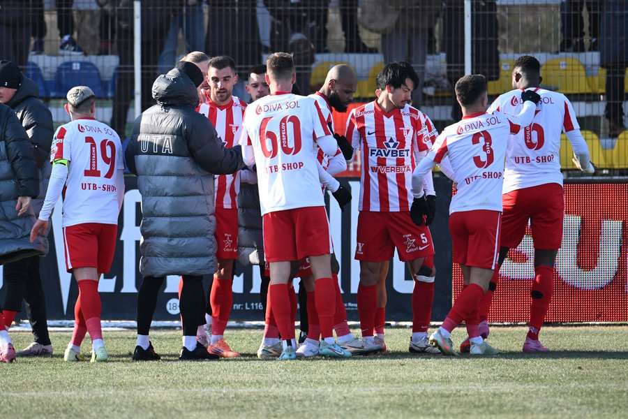 FC Argeș - UTA Arad FC Argeș - UTA Arad