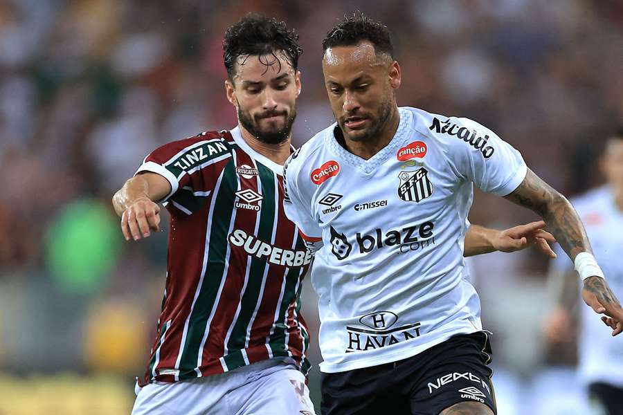 Neymar e Martinelli em Fluminense x Santos, no Maracanã