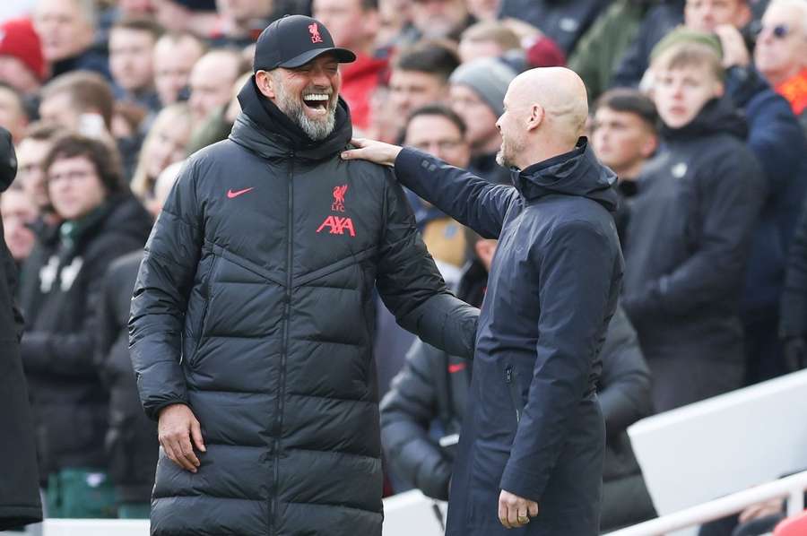 Klopp en Ten Hag voorafgaand aan Liverpool - Manchester United vorig seizoen