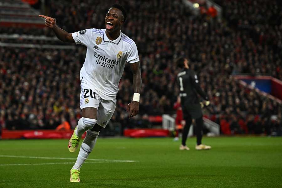 Vinícius celebra em Anfield