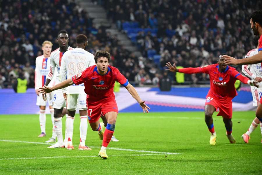 Parížania udreli v závere stretnutia.