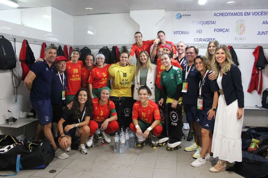 Luís Sénica e Margarida Balseiro Lopes com a Seleção Nacional feminina
