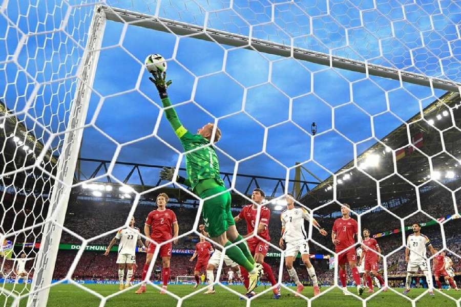 Germania, calificată în sferturi după ce a învins cu 2-0 naționala Danemarcei