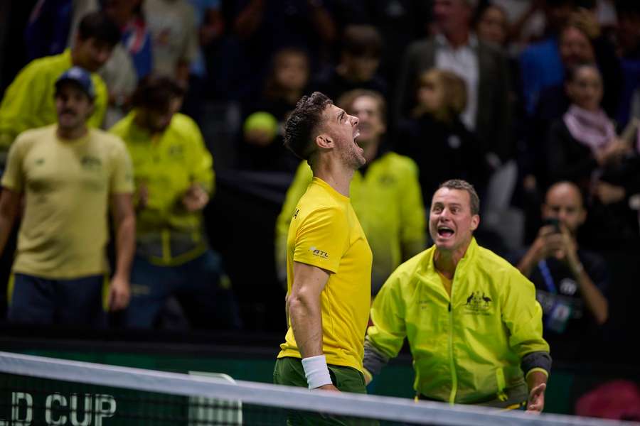 Kokkinakis schreeuwt het uit na zijn overwinning