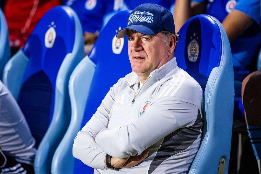 Tréner Vladimír Weiss povedie svoj tím do boja proti favoritovi.