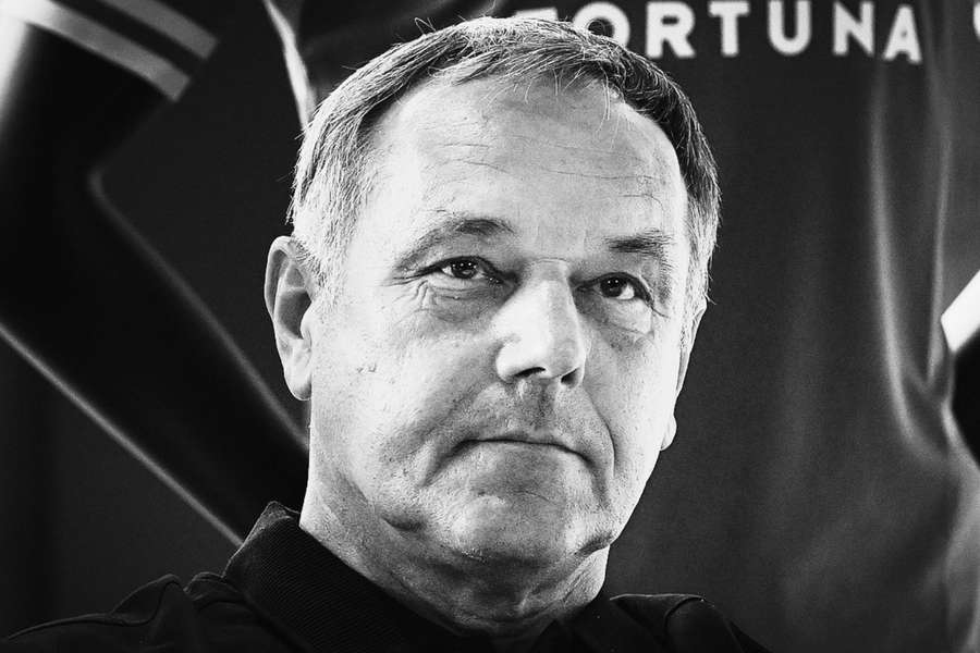 Luděk Mikloško naposledy vedl sportovní úsek v Baníku Ostrava. Luděk Mikloško naposledy vedl sportovní úsek v Baníku Ostrava.