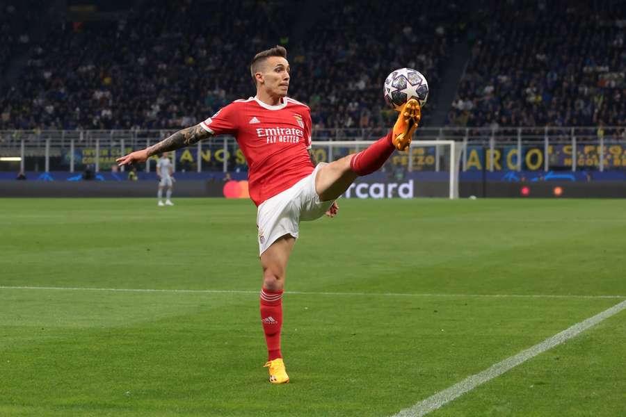 Grimaldo im Dress von Benfica