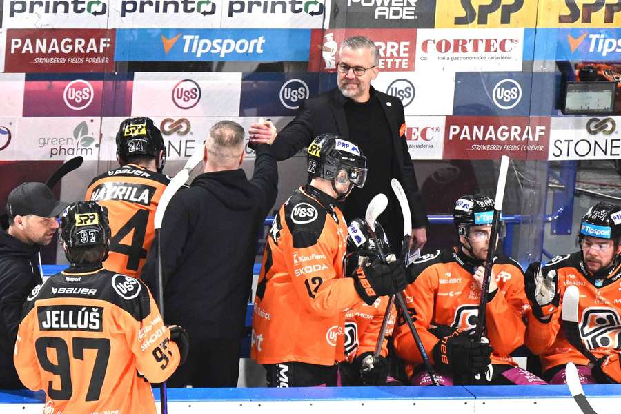 Hokejisti Košíc získali bronz. Hokejisti Košíc získali bronz.