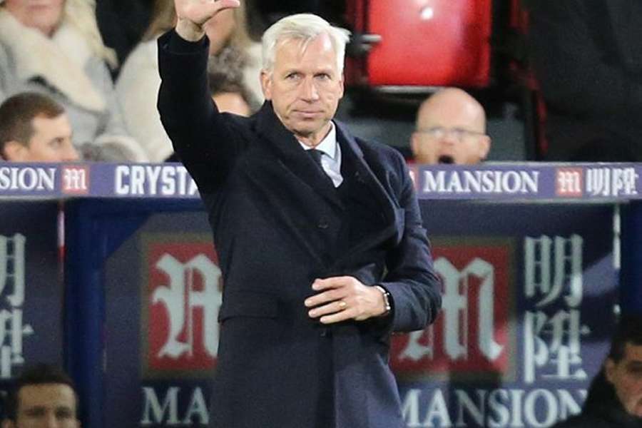 Pardew convinced Palace can upset Man City