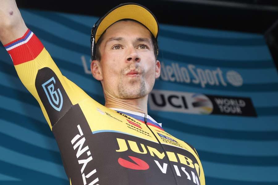 Primoz Roglic sprintte naar de winst in de  eerste rit van de Ronde van Catalonië