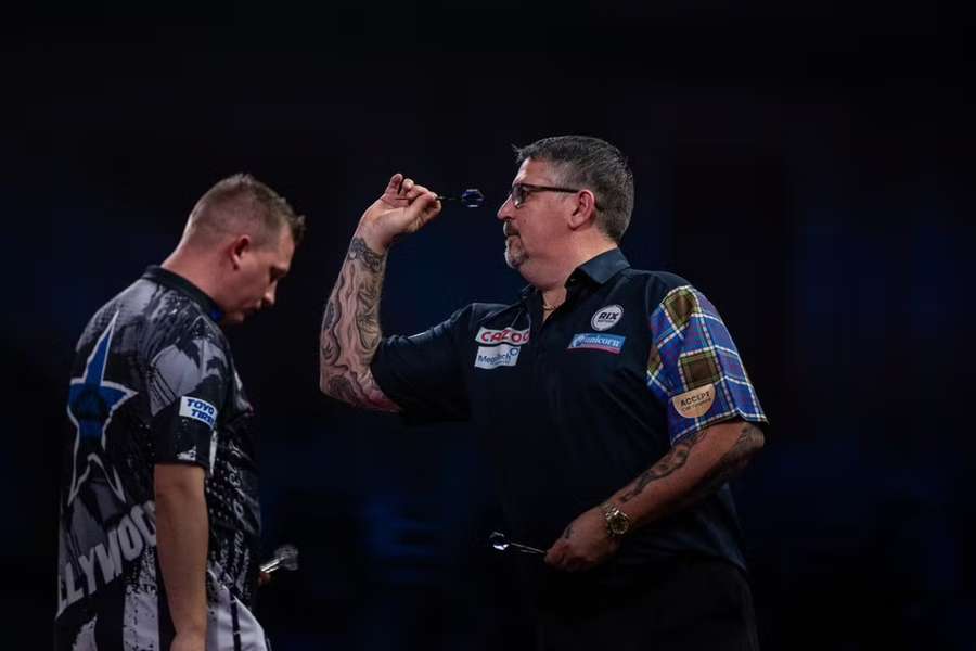 Gary Anderson bowed out at the last 16 stage for the first time since his debut in 2010