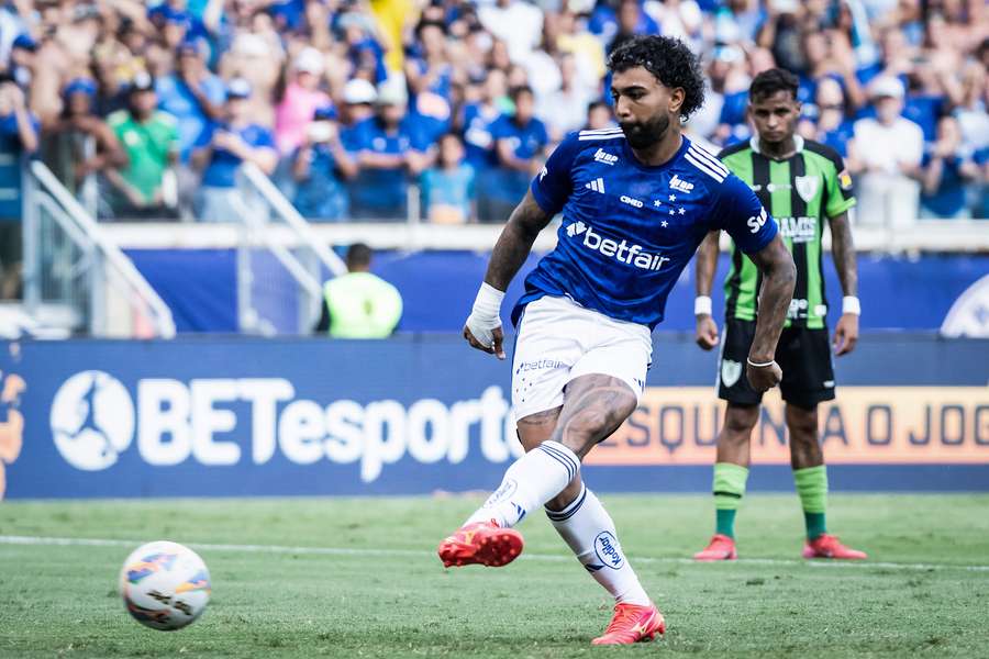 Gabigol marcou de pênalti para o Cruzeiro