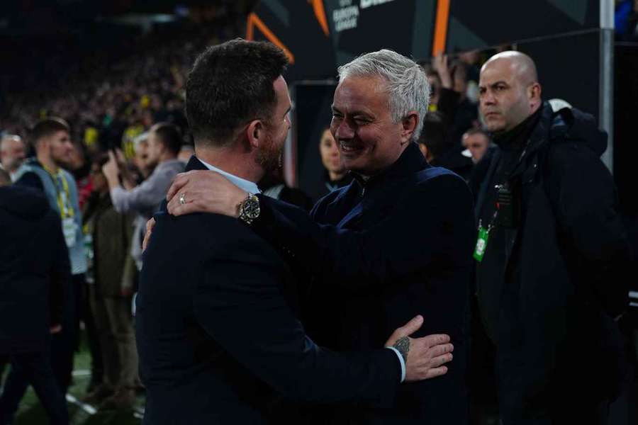Jose Mourinho, față în față cu Barry Ferguson, antrenorul interimar al scoțienilor de la Rangers