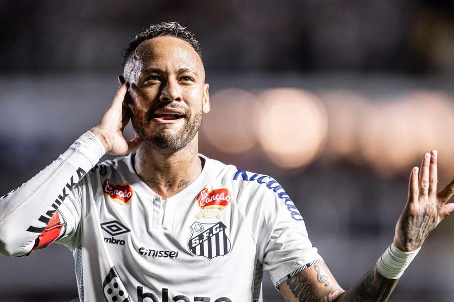 Neymar fez mais um gol em seu retorno ao futebol brasileiro