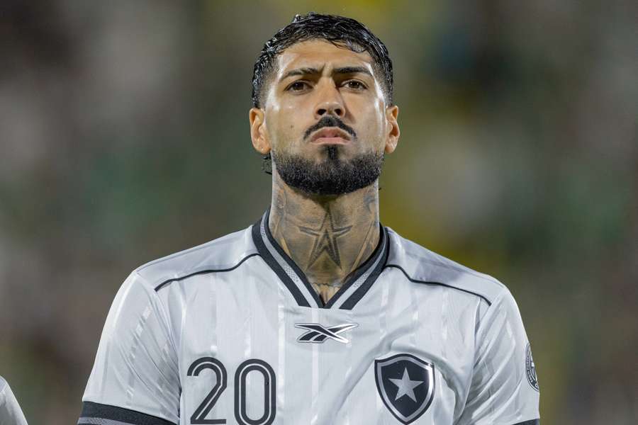 Alexander Barboza tem contrato com o Botafogo até o fim de 2026