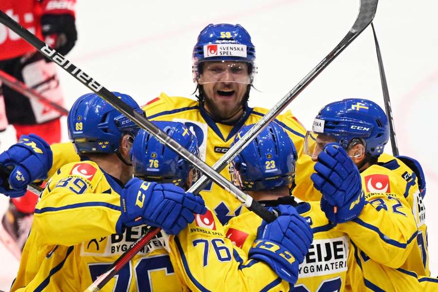 Švédi napriek prehre s Fínskom vyhrali Karjala Cup Švédi napriek prehre s Fínskom vyhrali Karjala Cup