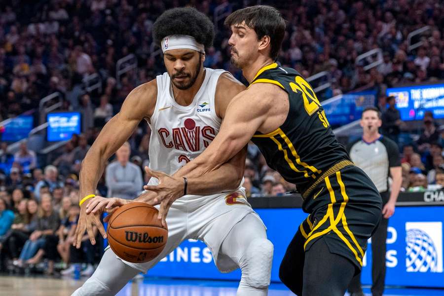 Cleveland po dlouhé době dokázal porazit Golden State ve venkovním zápase.