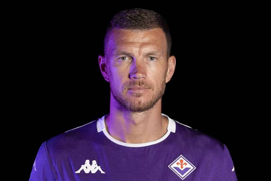 Edin Džeko sa opäť predstaví na talianskych trávnikoch.