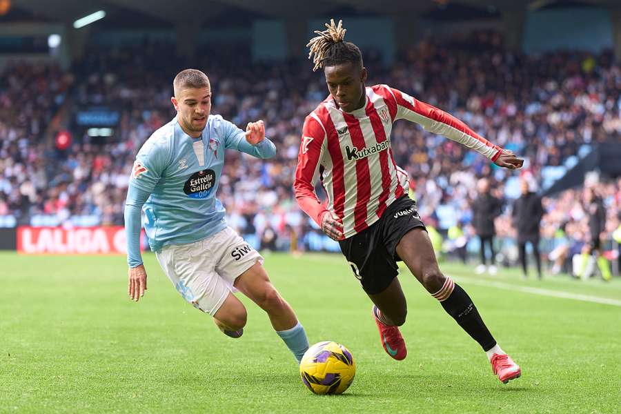 Carreira persigue a Nico Carreira persigue a Nico