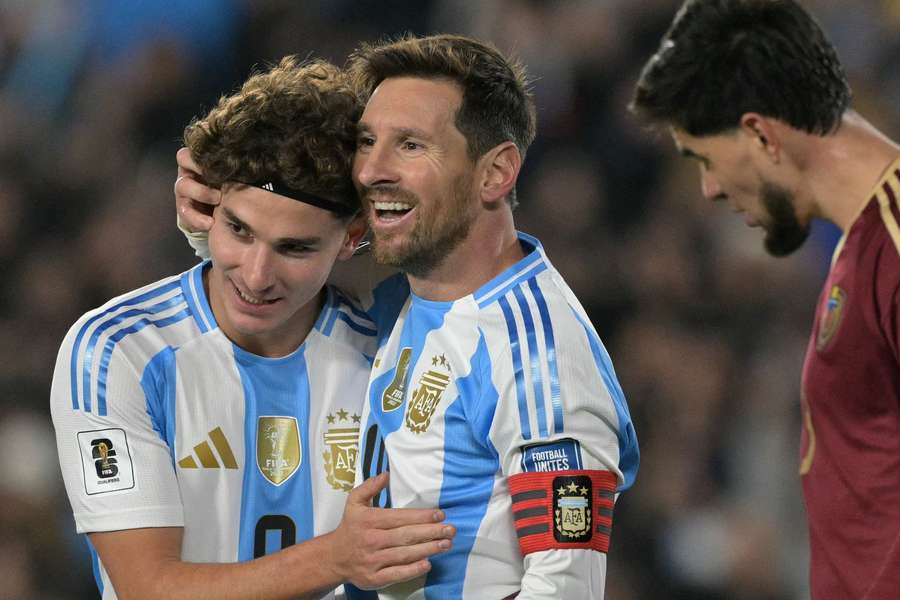 Messi anotou dois golos