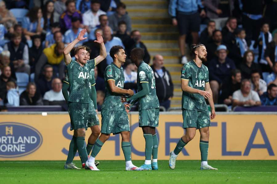 Tottenham conseguiu classificação dramática na Copa da Liga