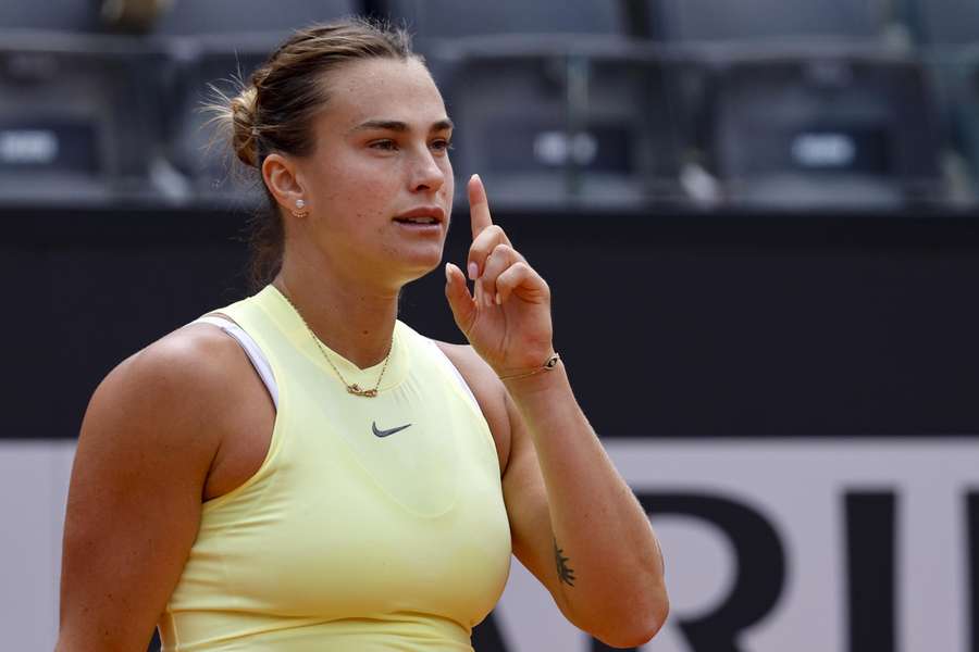 Aryna Sabalenka tijdens haar wedstrijd tegen Jelena Ostapenko