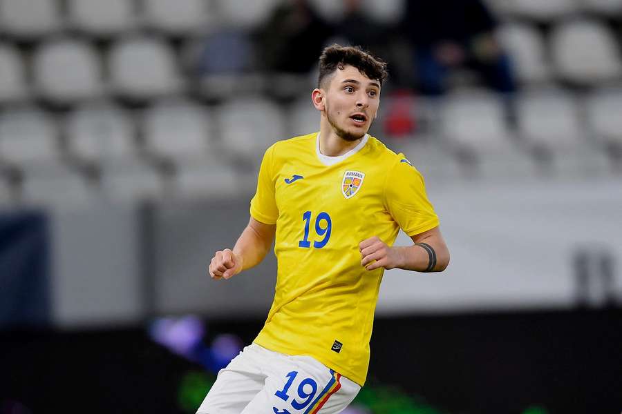 Stoica é internacional sub-21 pela Roménia