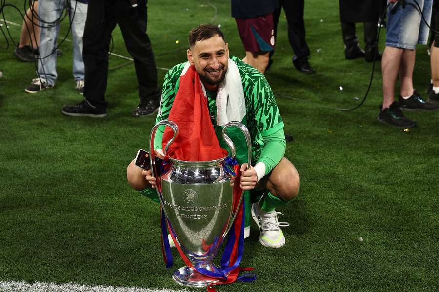 PSG slash Donnarumma asking price as Man City talks continue