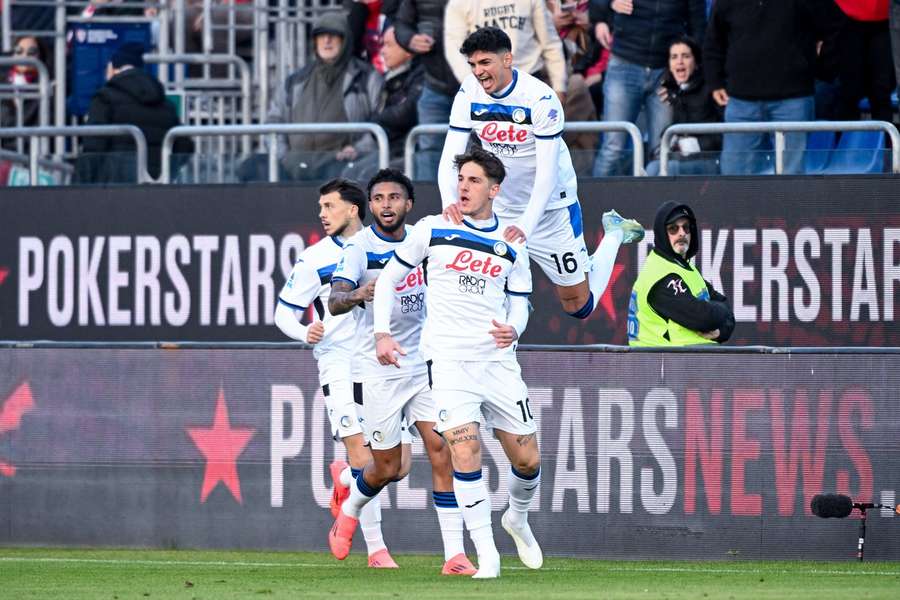 Nicolo Zaniolo of Atalanta celebrates his goal against Cagliari