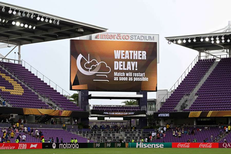 Mais um jogo do Mundial de Clubes foi paralisado por alerta climático