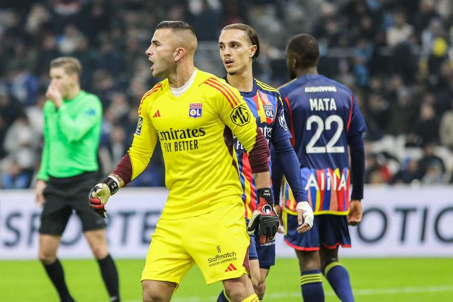 Anthony Lopes et Maxence Caqueret