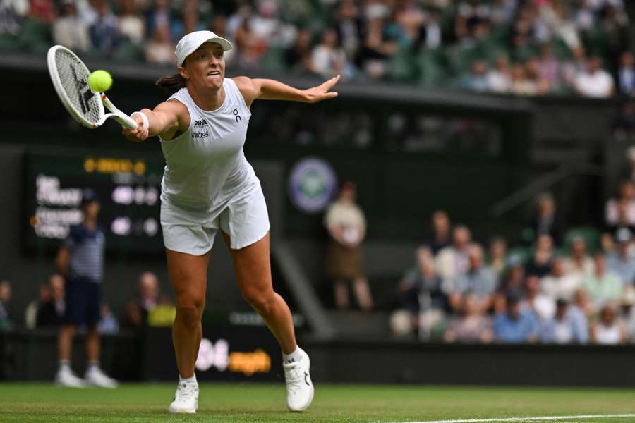 Iga Świątek zagra o wyrównanie życiówki na Wimbledonie po pokonaniu Danielle Collins