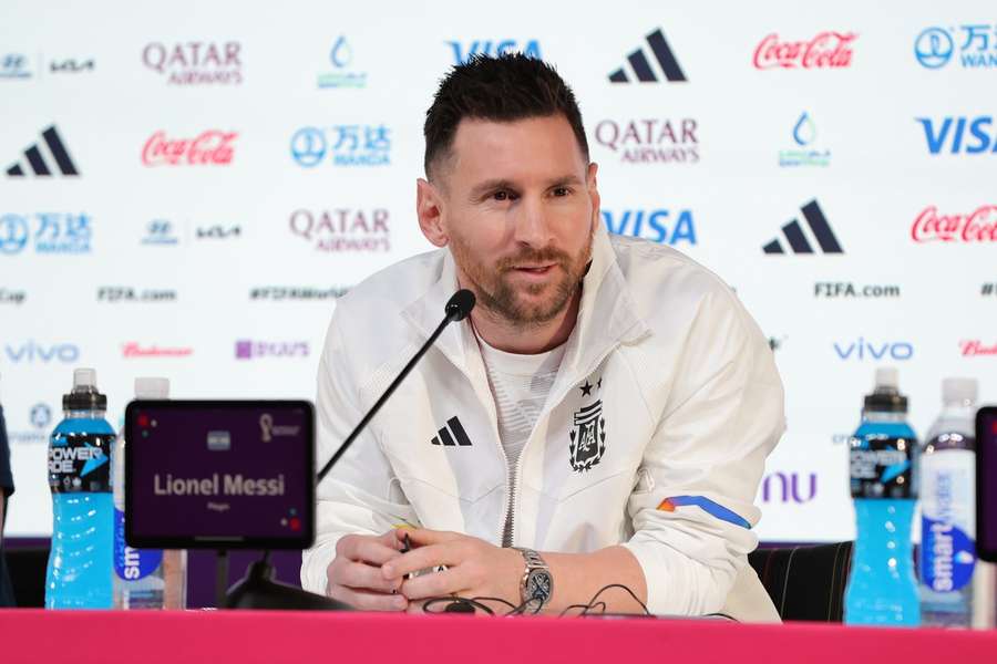 Messi počas tlačovej konferencie pred úvodným duelom Argentíny na MS v Katare.