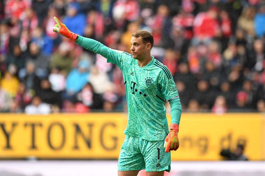 Alemanha perde seu goleiro titular para o clássico contra a Inglaterra