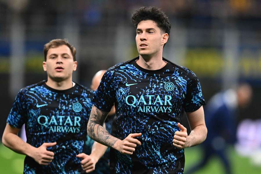 Obránce Interu Milán Alessandro Bastoni by mohl přeci jen v létě zamířit do Barcelony