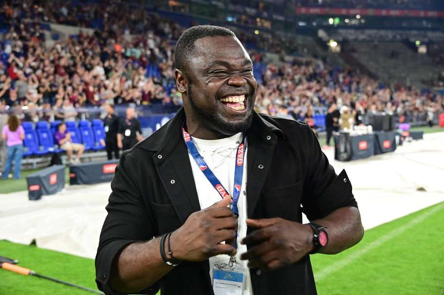 Gerald Asamoah ist am Sonntag die Losfee