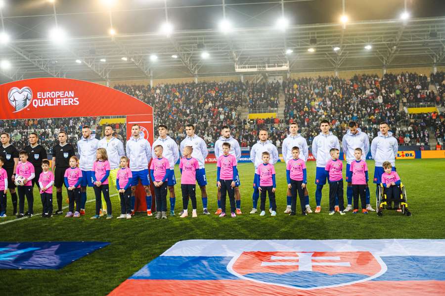 Slovenskí futbalisti vyzvú v semifinále baráže Kosovo.