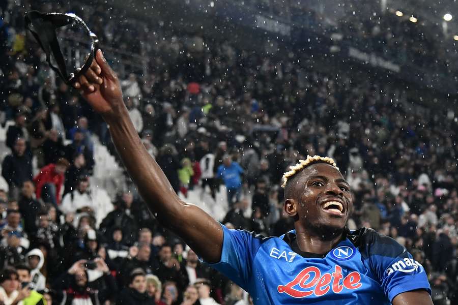 Calcio: Napoli, la diretta della festa in città a tv del mondo