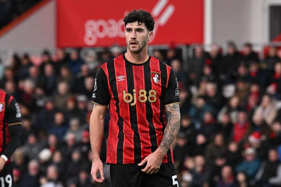 Senesi, defensa argentino del Bournemouth